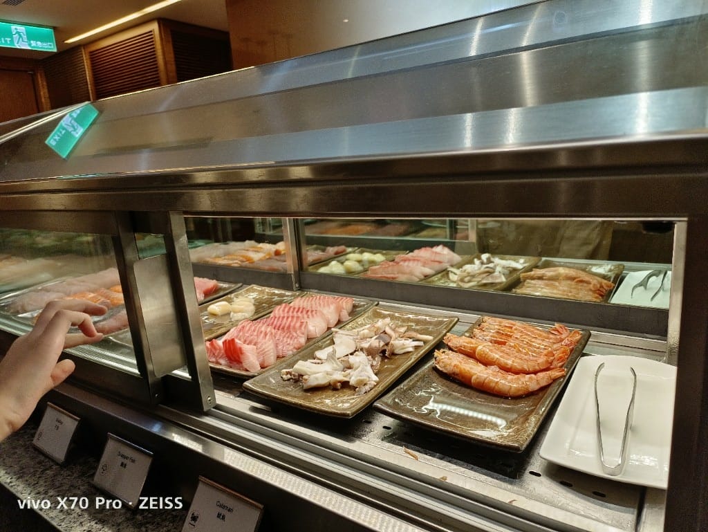 【新竹吃到飽】盛宴自助餐廳，海鮮天堂龍蝦&干貝大自由❤️