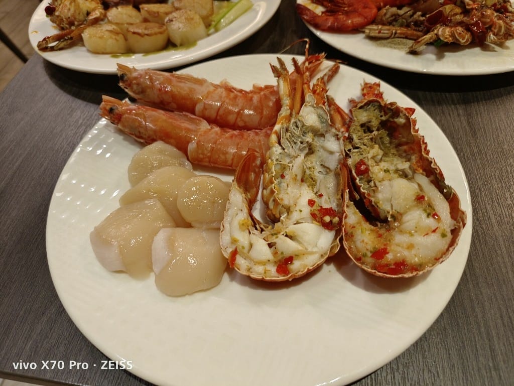 【新竹吃到飽】盛宴自助餐廳，海鮮天堂龍蝦&干貝大自由❤️