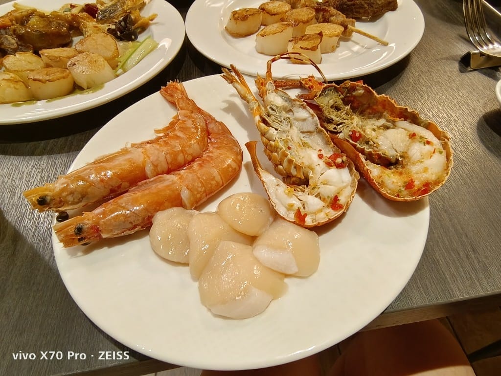 【新竹吃到飽】盛宴自助餐廳，海鮮天堂龍蝦&干貝大自由❤️