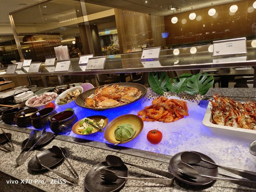【新竹吃到飽】盛宴自助餐廳，海鮮天堂龍蝦&干貝大自由❤️