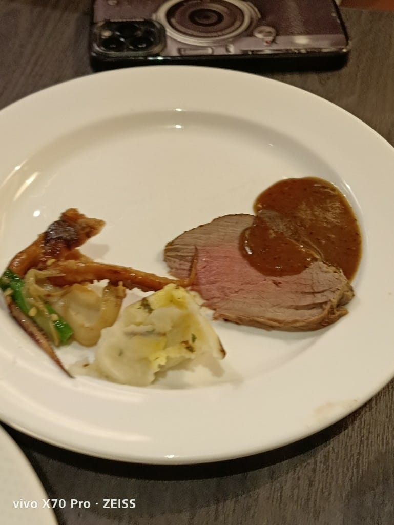 【新竹吃到飽】盛宴自助餐廳，海鮮天堂龍蝦&干貝大自由❤️