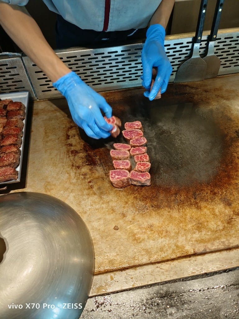 【新莊吃到飽】饗饗INPARADISE宏匯新莊店11訪，把握松葉蟹腳自由❤️