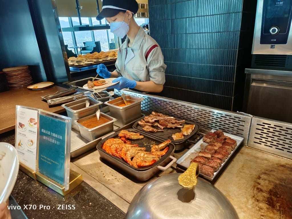 【新莊吃到飽】饗饗INPARADISE宏匯新莊店11訪，把握松葉蟹腳自由❤️