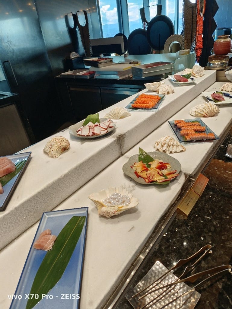 【新莊吃到飽】饗饗INPARADISE宏匯新莊店11訪，把握松葉蟹腳自由❤️