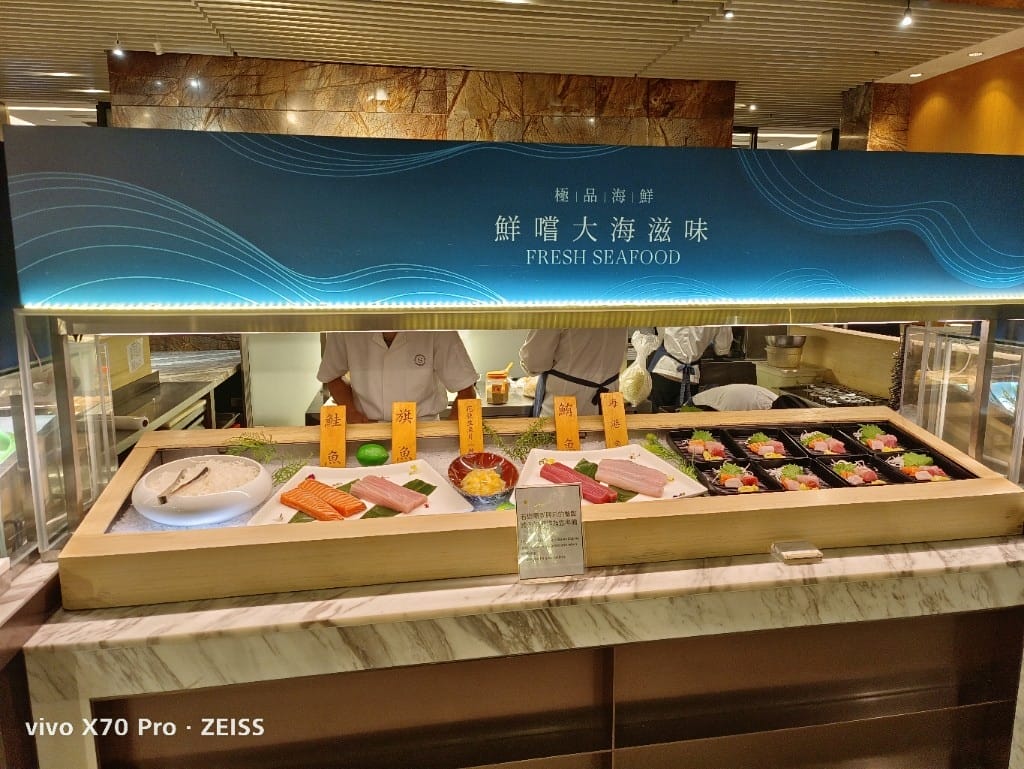 【台北吃到飽】喜來登12廚週五晚餐18訪，松葉蟹吃到飽延長囉 ！！！