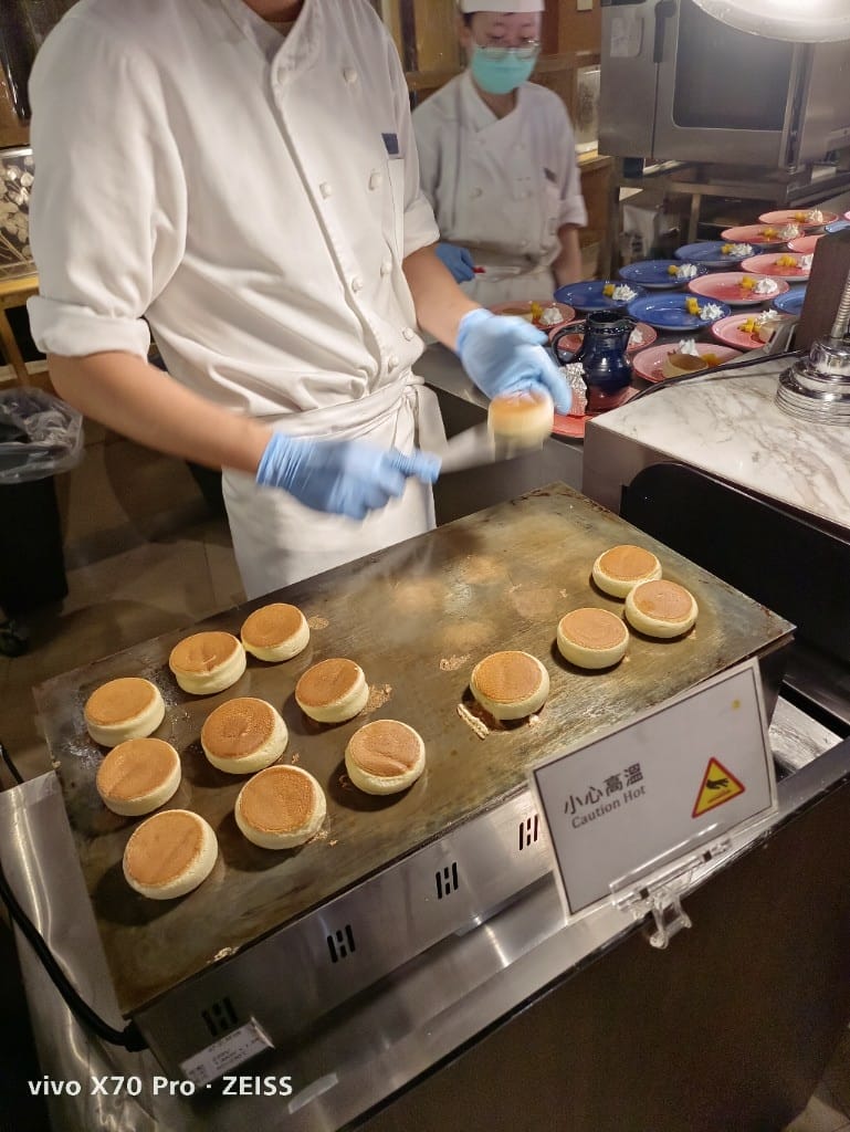 【台北吃到飽】喜來登12廚週五晚餐18訪，松葉蟹吃到飽延長囉 ！！！