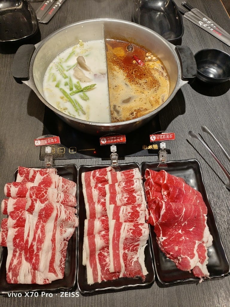 【桃園吃到飽】魔椒頂級鴛鴦鍋經國直營店，天使紅蝦竟有開背去腸泥了耶！