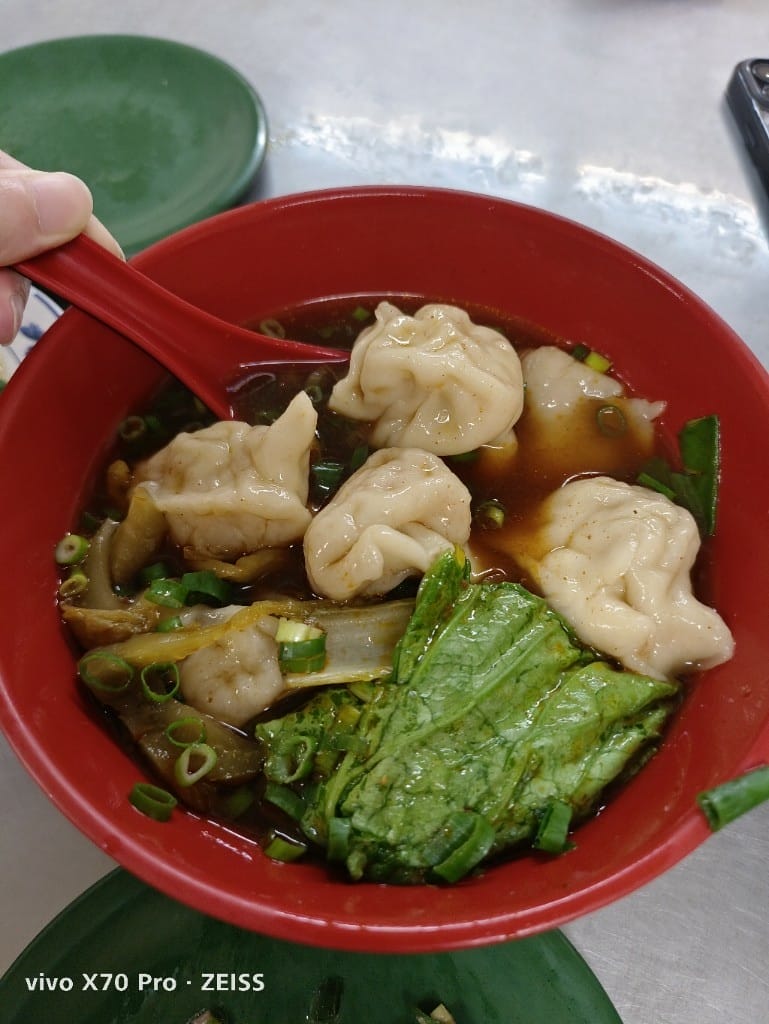 【新莊美食】福壽街美食，全也刀削麵原手工刀削麵、方仔烤肉、厚野雞排和布丁主義