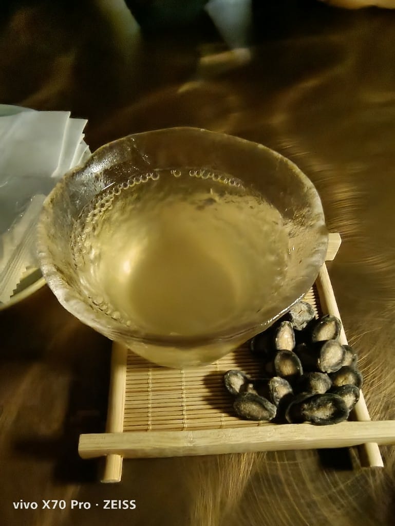 【台北美食】噶瑪蘭威士忌酒吧，有美味餐點的桶邊直飲酒吧！