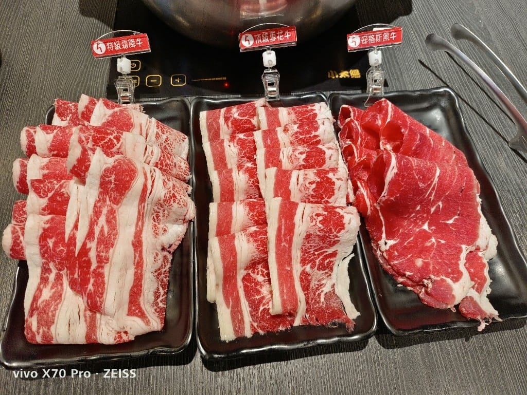 【桃園吃到飽】魔椒頂級鴛鴦鍋經國直營店，天使紅蝦竟有開背去腸泥了耶！