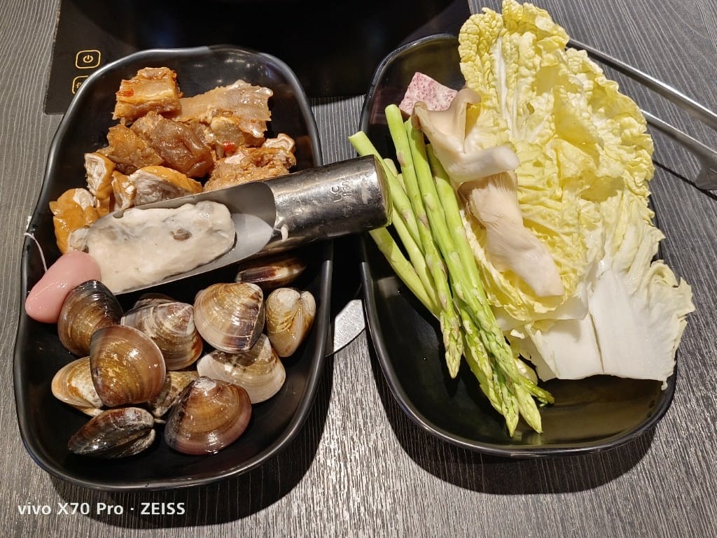 【桃園吃到飽】魔椒頂級鴛鴦鍋經國直營店，天使紅蝦竟有開背去腸泥了耶！