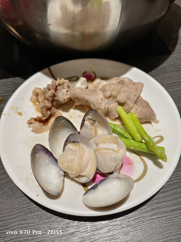 【桃園吃到飽】魔椒頂級鴛鴦鍋經國直營店，天使紅蝦竟有開背去腸泥了耶！