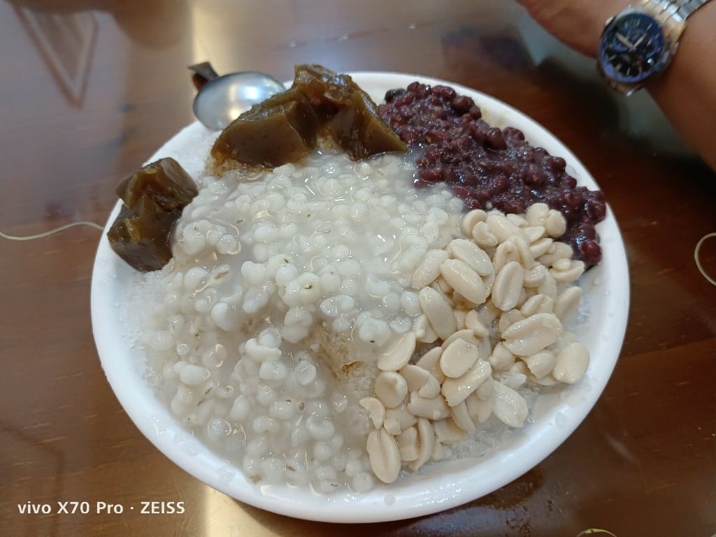 【新莊美食】福壽街美食，全也刀削麵原手工刀削麵、方仔烤肉、厚野雞排和布丁主義