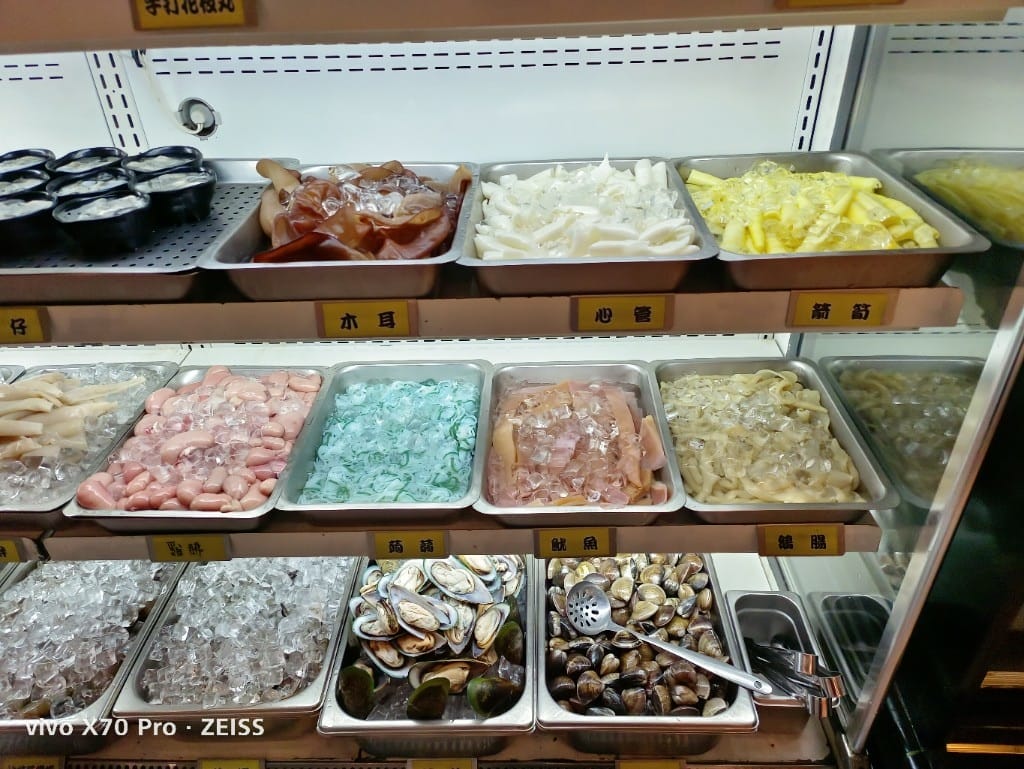 【桃園吃到飽】魔椒頂級鴛鴦鍋經國直營店，天使紅蝦竟有開背去腸泥了耶！