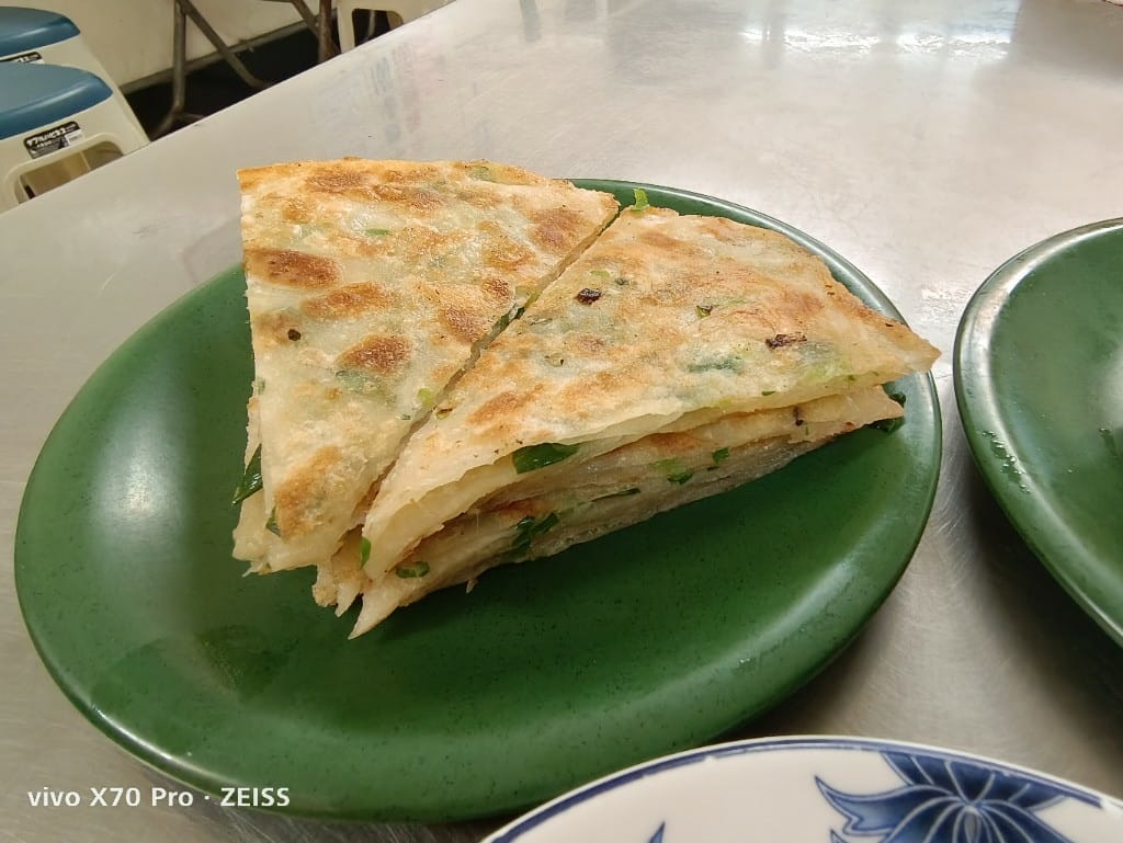 【新莊美食】福壽街美食，全也刀削麵原手工刀削麵、方仔烤肉、厚野雞排和布丁主義
