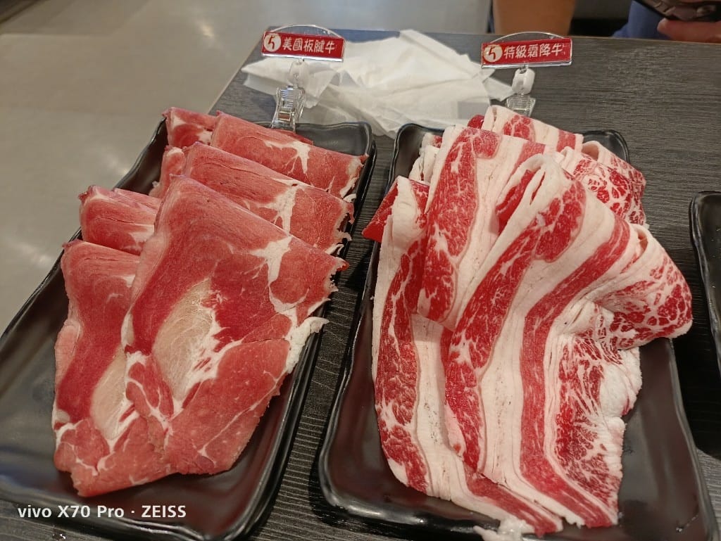 【桃園吃到飽】魔椒頂級鴛鴦鍋經國直營店，天使紅蝦竟有開背去腸泥了耶！