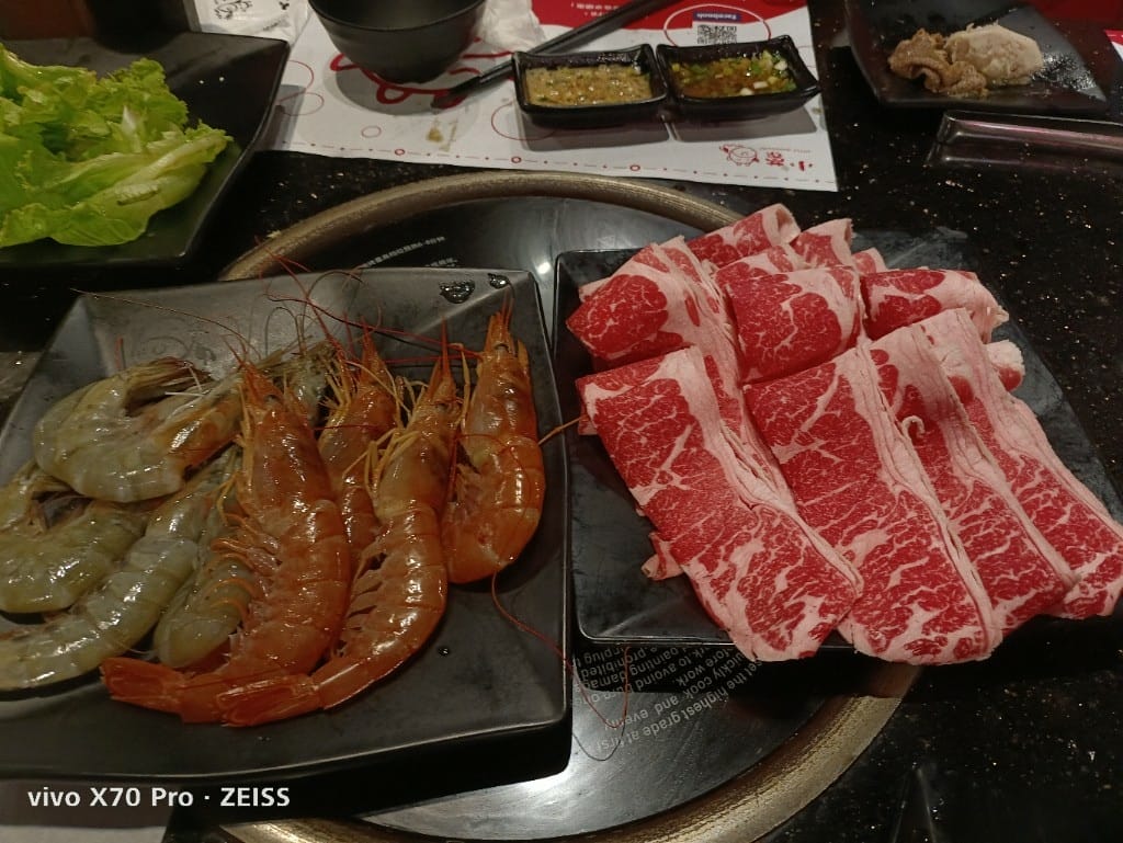 【台北吃到飽】小蒙牛頂級麻辣養生鍋西門店$333吃到飽❤️
