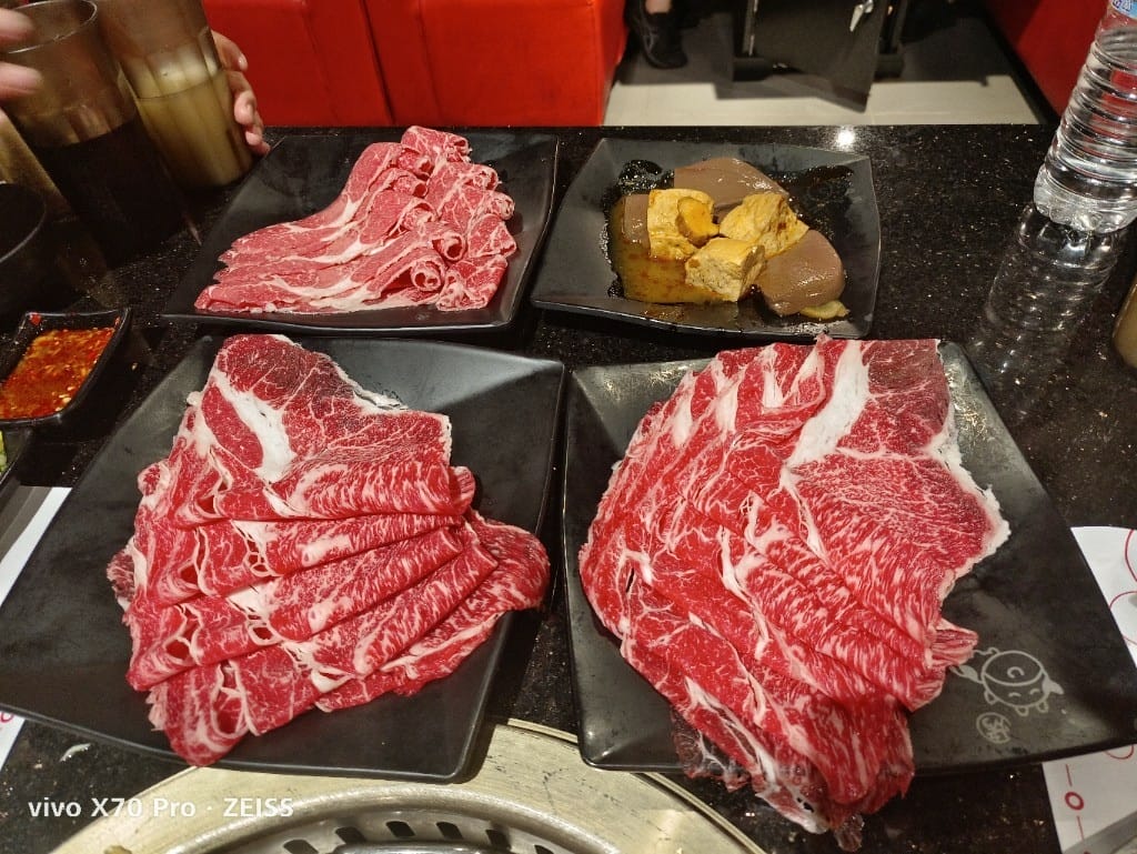 【台北吃到飽】小蒙牛頂級麻辣養生鍋西門店$333吃到飽❤️