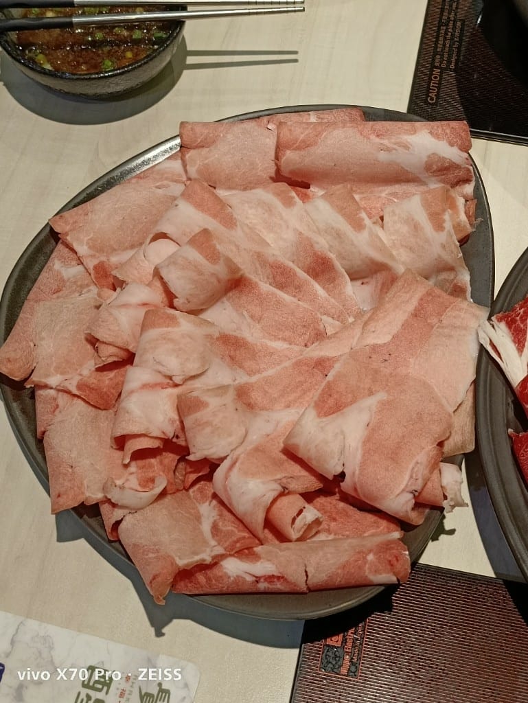 【新莊美食】覺醒幸福鍋物新莊總店，不收服務費的網美火鍋店！