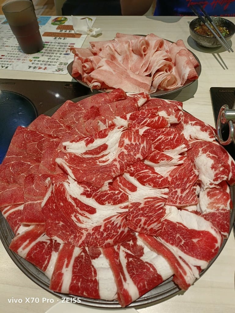 【新莊美食】覺醒幸福鍋物新莊總店，不收服務費的網美火鍋店！