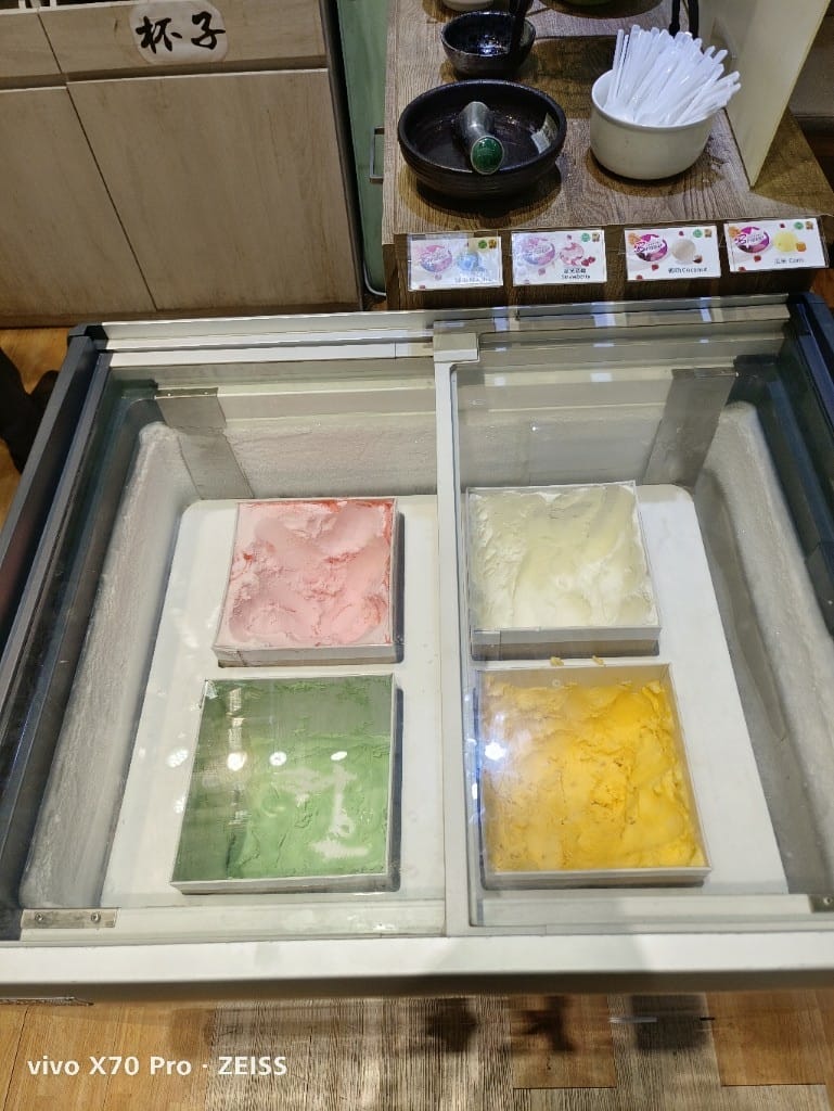 【新莊美食】覺醒幸福鍋物新莊總店，不收服務費的網美火鍋店！