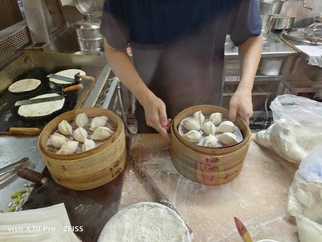 【新莊美食】溢鼎小館，天津人開的道地北方麵食館，炸排骨超好吃的❤️