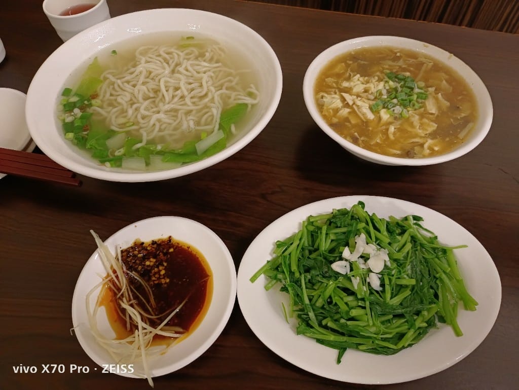 【新莊美食】溢鼎小館，天津人開的道地北方麵食館，炸排骨超好吃的❤️