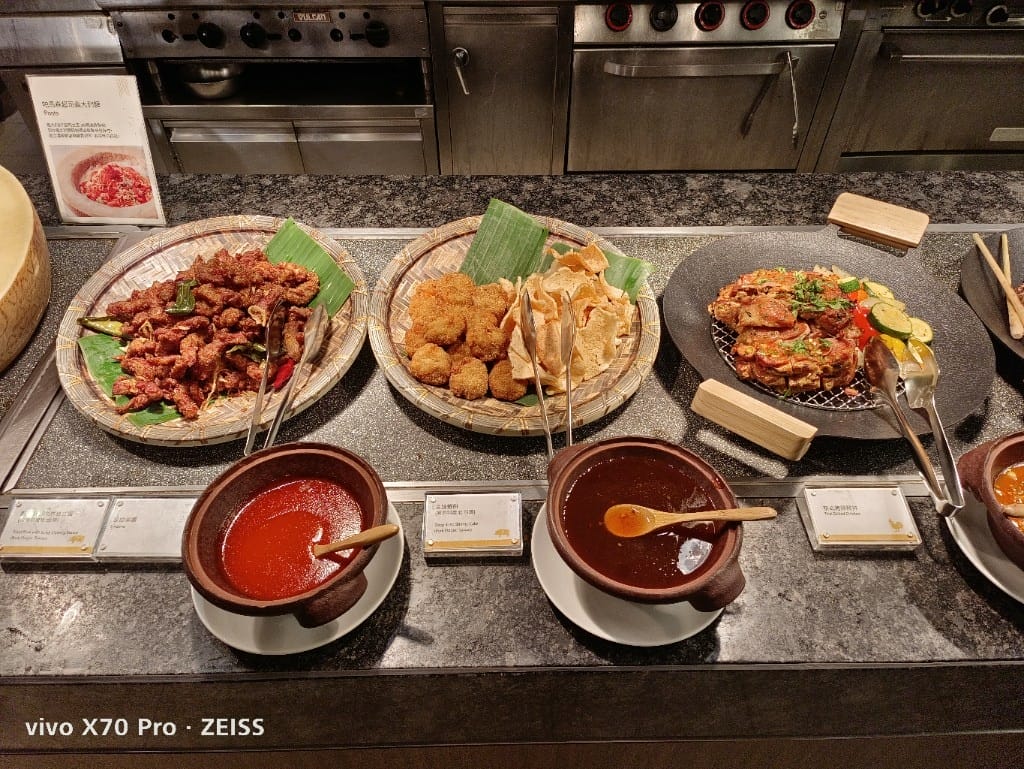【台北吃到飽】喜來登12廚週五晚餐19訪，全新泰料主題+松葉蟹吃到飽❤️