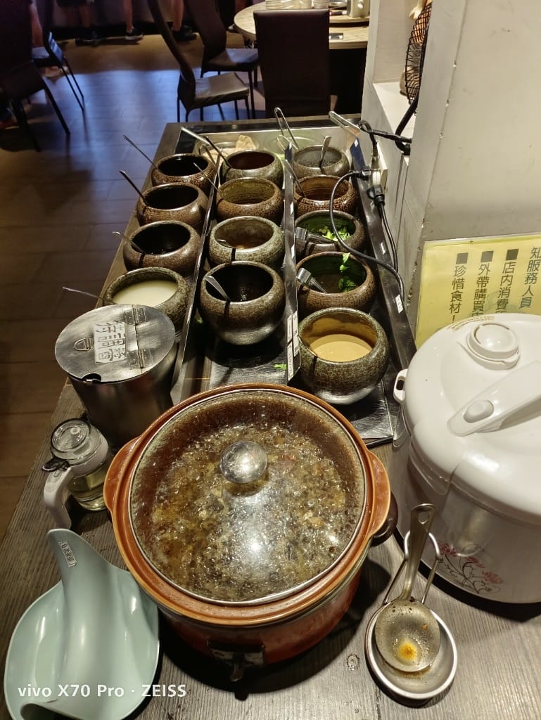 【林口吃到飽】元潮蒙古烤肉酸菜白肉鍋,碩果僅存的蒙古烤肉吃到飽😋 - 第25張圖 【林口吃到飽】元潮蒙古烤肉酸菜白肉鍋,碩果僅存的蒙古烤肉吃到飽😋