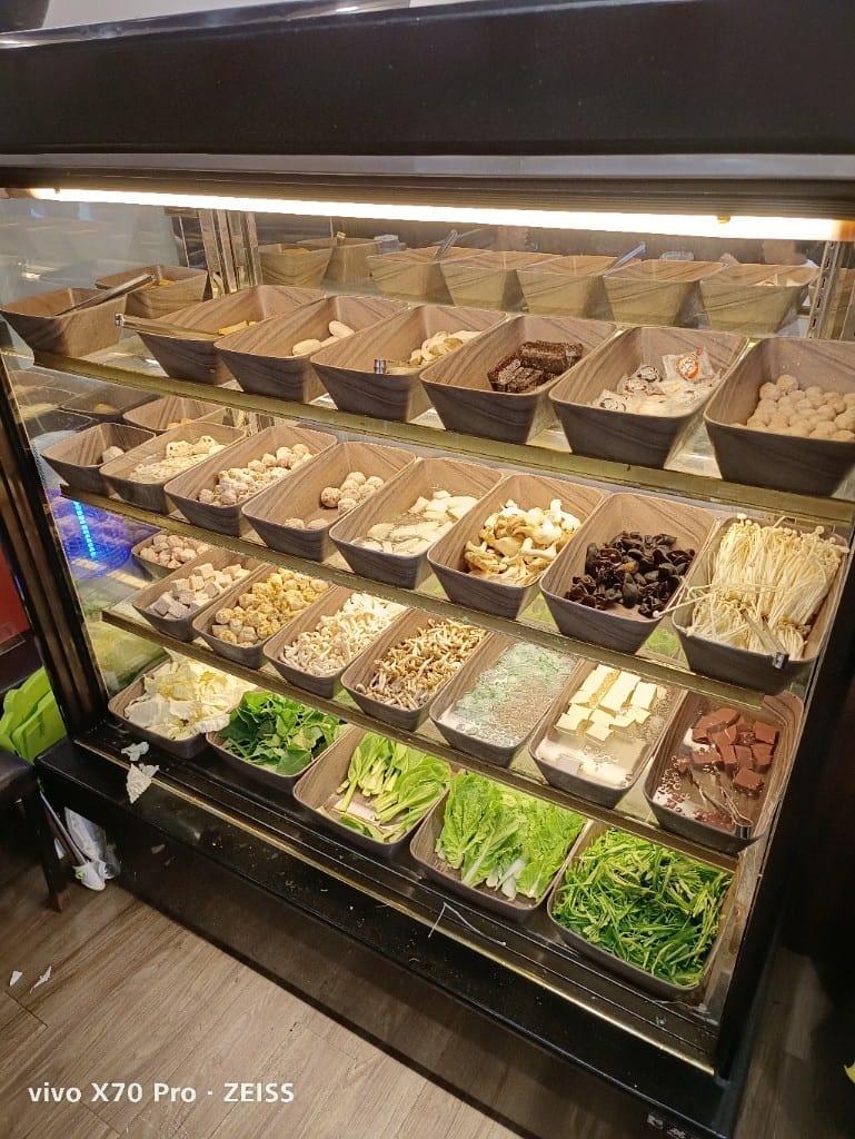 【新莊吃到飽】沐沐鍋物MUMU新莊中平店，八方悅二代店，自助吧吃到飽4訪