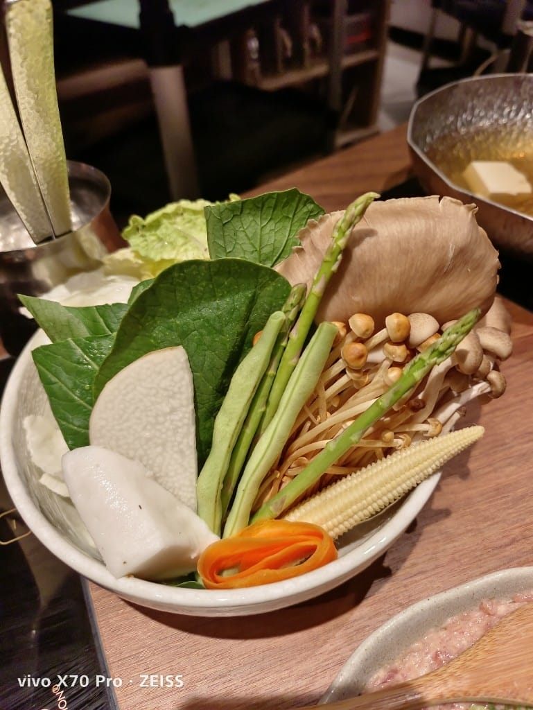 【新莊美食】黑毛屋新莊宏匯店,主打日本和牛及伊比利豬的平價鍋物👏 - 第8張圖 【新莊美食】黑毛屋新莊宏匯店,主打日本和牛及伊比利豬的平價鍋物👏