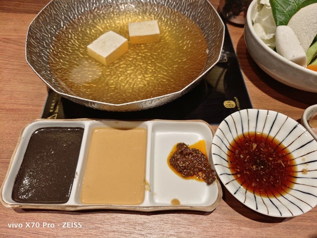 【新莊美食】黑毛屋新莊宏匯店,主打日本和牛及伊比利豬的平價鍋物👏 - 第18張圖 【新莊美食】黑毛屋新莊宏匯店,主打日本和牛及伊比利豬的平價鍋物👏
