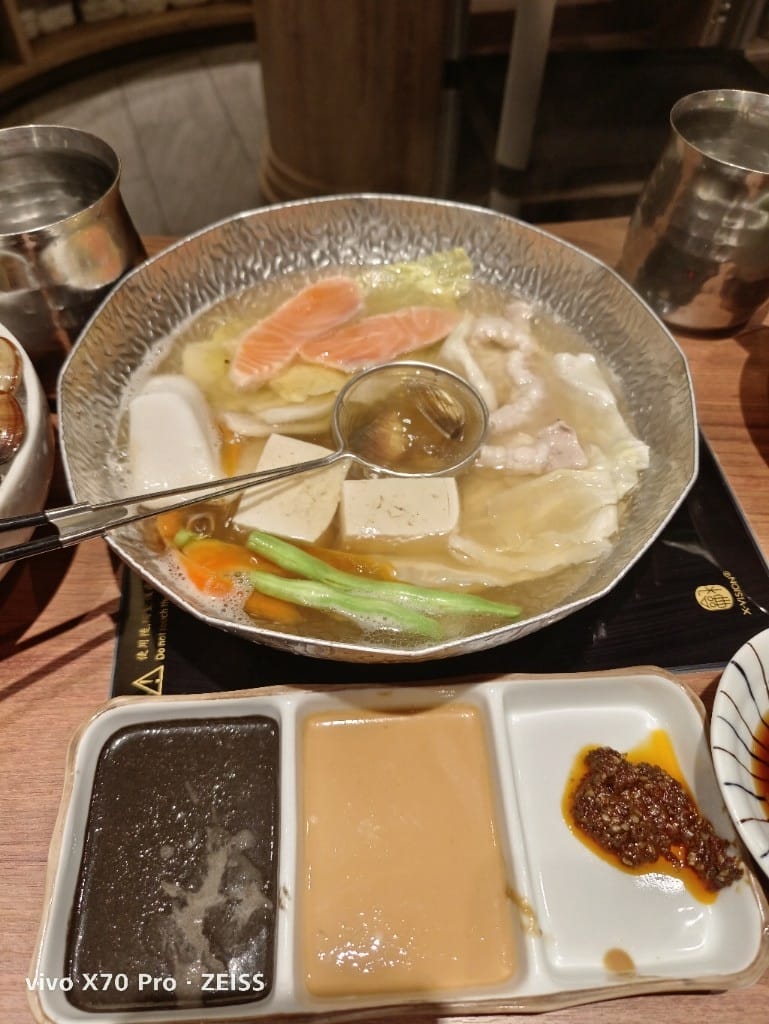 【新莊美食】黑毛屋新莊宏匯店,主打日本和牛及伊比利豬的平價鍋物👏 - 第13張圖 【新莊美食】黑毛屋新莊宏匯店,主打日本和牛及伊比利豬的平價鍋物👏