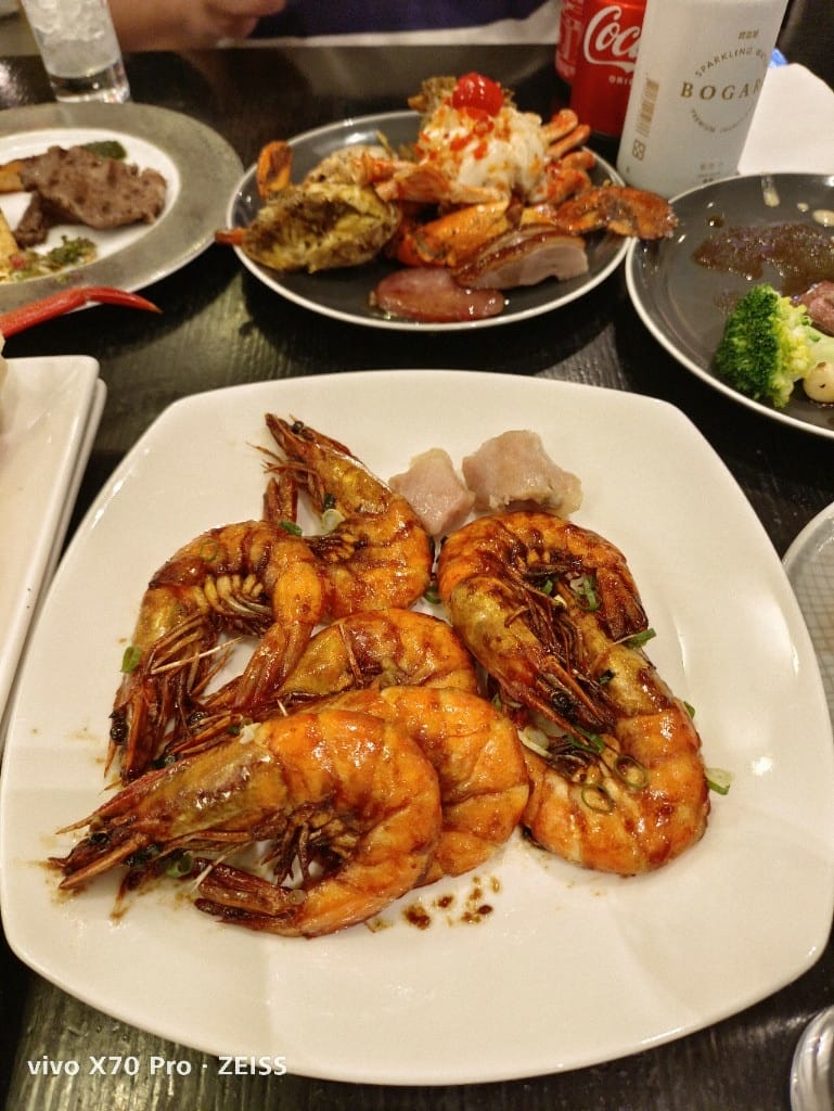 【台北吃到飽】探索廚房平日午餐20訪，狂歡義夏松葉蟹腳吃到飽❤️