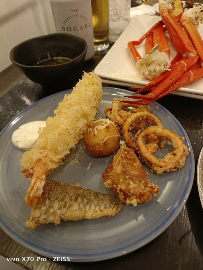 【台北吃到飽】探索廚房平日午餐20訪，狂歡義夏松葉蟹腳吃到飽❤️