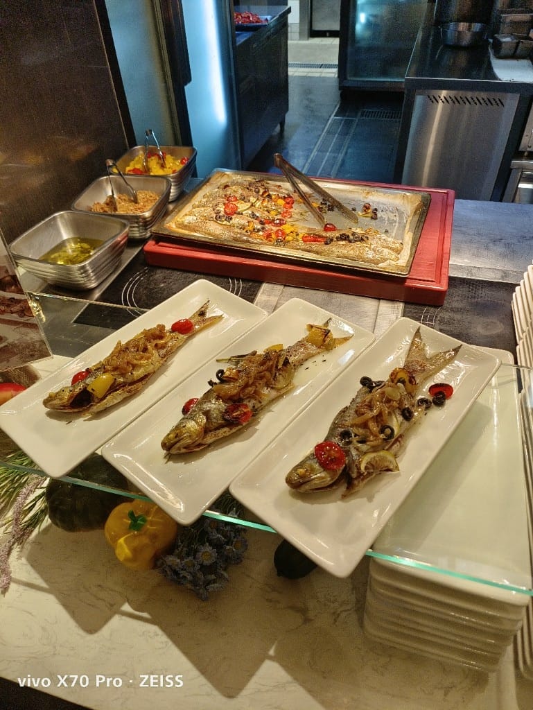 【台北吃到飽】探索廚房平日午餐20訪，狂歡義夏松葉蟹腳吃到飽❤️