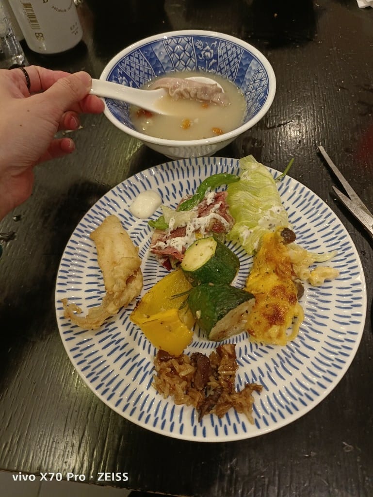【台北吃到飽】探索廚房平日午餐20訪，狂歡義夏松葉蟹腳吃到飽❤️