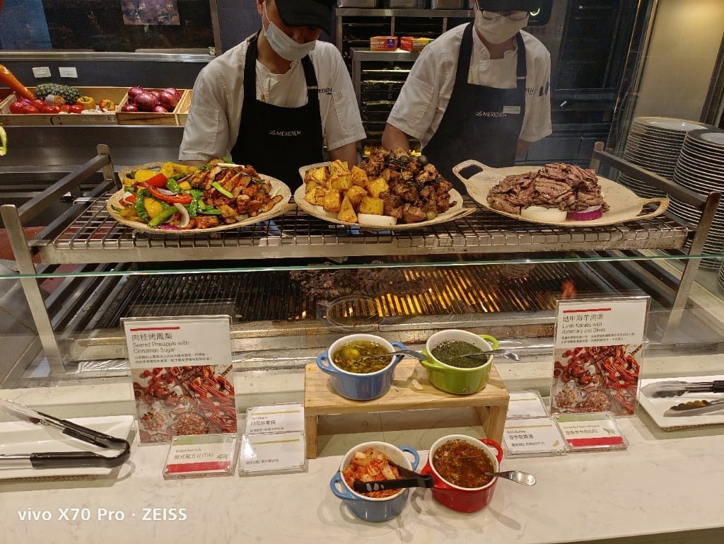 【台北吃到飽】探索廚房平日午餐20訪，狂歡義夏松葉蟹腳吃到飽❤️