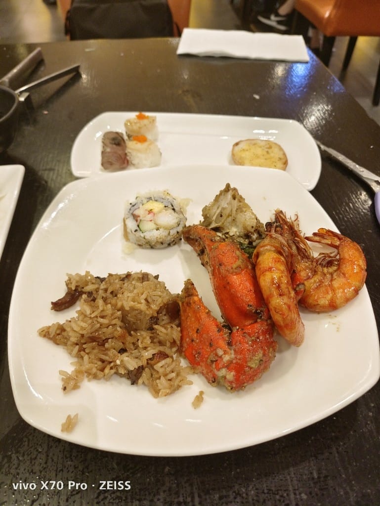 【台北吃到飽】探索廚房平日午餐20訪，狂歡義夏松葉蟹腳吃到飽❤️