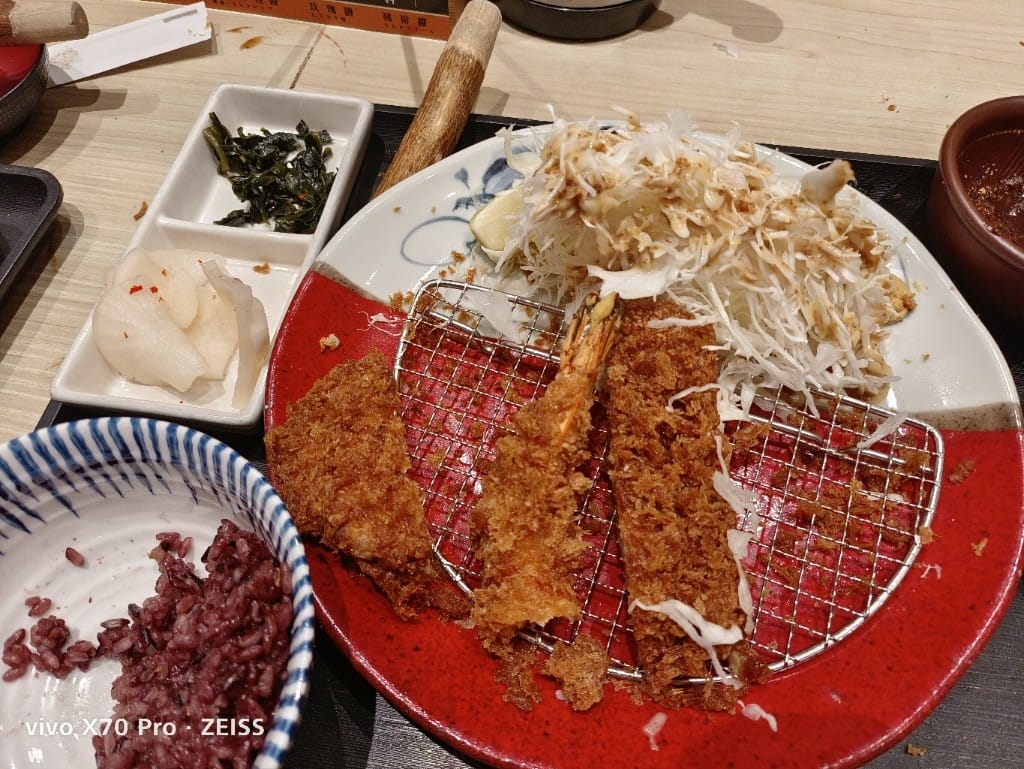 【新莊美食】銀座杏子日式豬排新莊宏匯店，竟然除了豬排都可以吃到飽😆