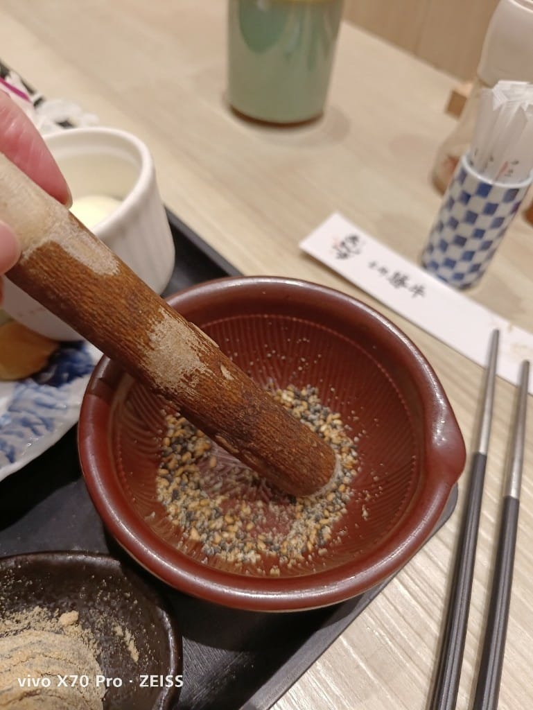 【新莊美食】銀座杏子日式豬排新莊宏匯店，竟然除了豬排都可以吃到飽😆