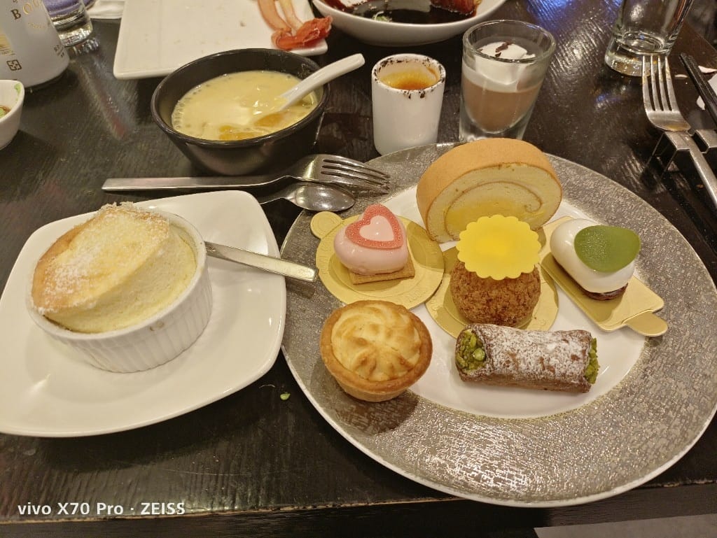 【台北吃到飽】探索廚房平日午餐20訪，狂歡義夏松葉蟹腳吃到飽❤️