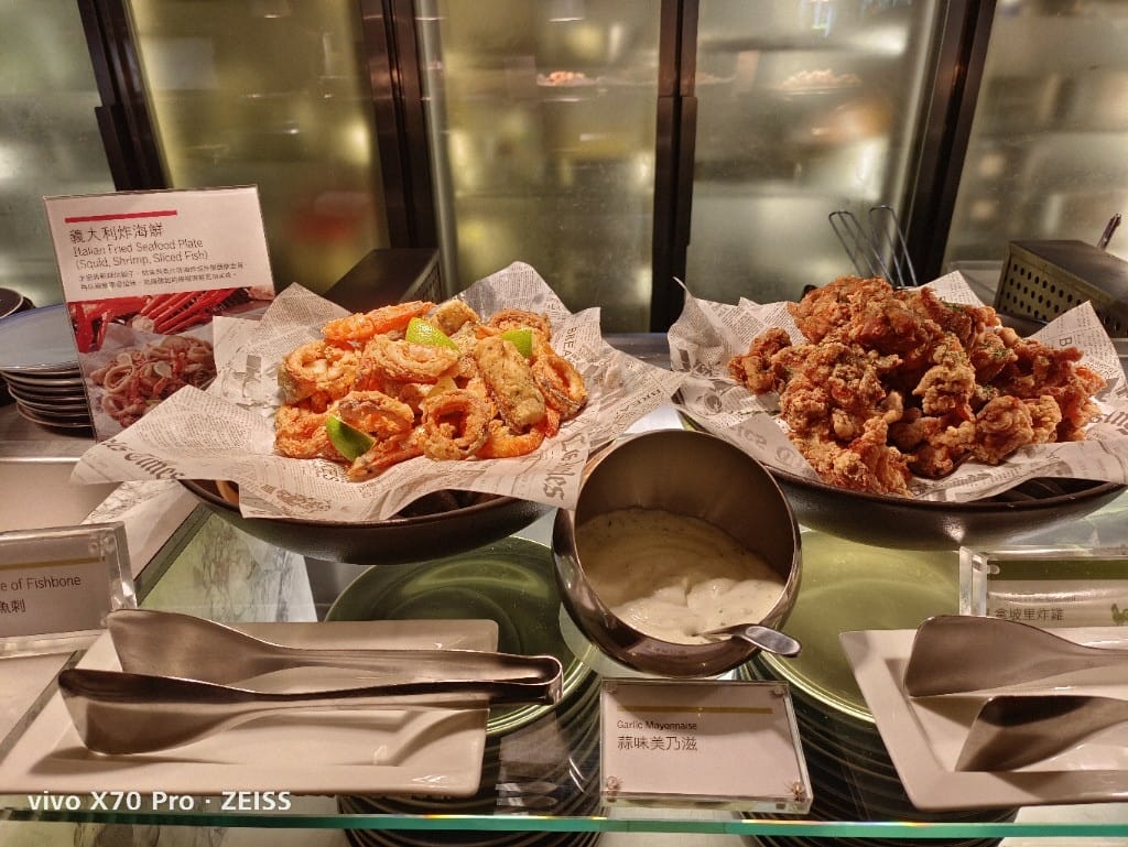 【台北吃到飽】探索廚房平日午餐20訪，狂歡義夏松葉蟹腳吃到飽❤️