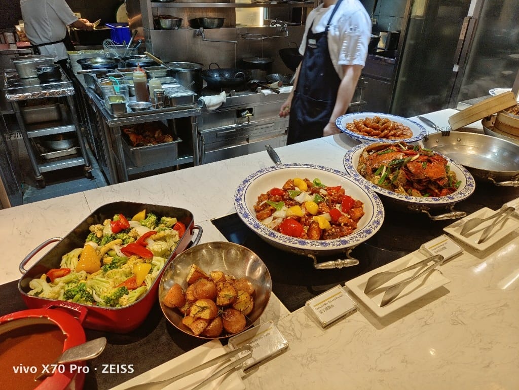 【台北吃到飽】探索廚房平日午餐20訪，狂歡義夏松葉蟹腳吃到飽❤️