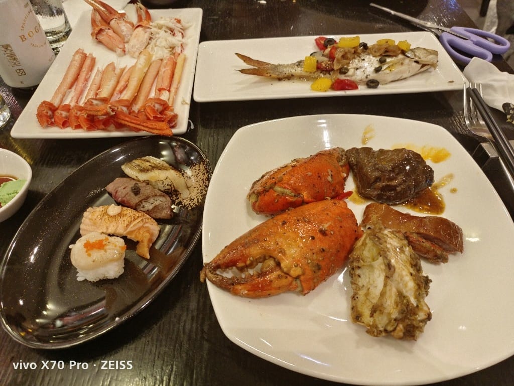 【台北吃到飽】探索廚房平日午餐20訪，狂歡義夏松葉蟹腳吃到飽❤️