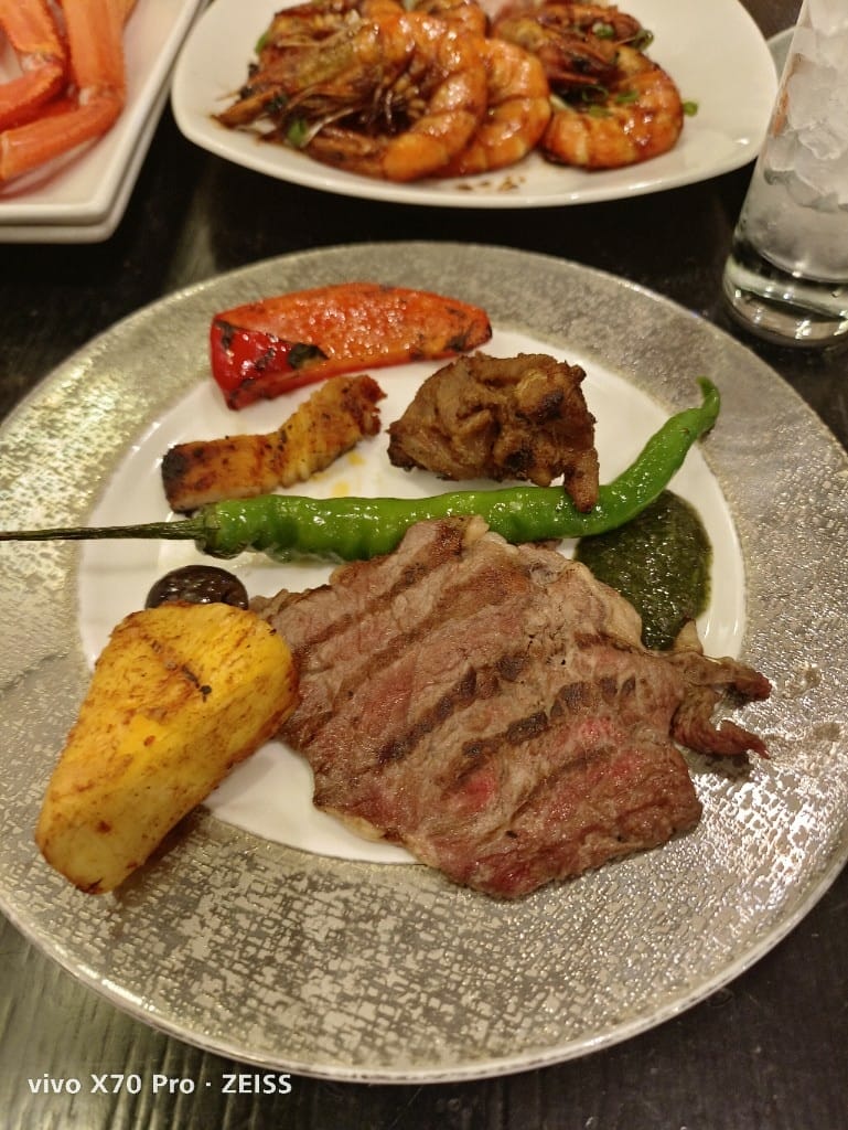 【台北吃到飽】探索廚房平日午餐20訪，狂歡義夏松葉蟹腳吃到飽❤️