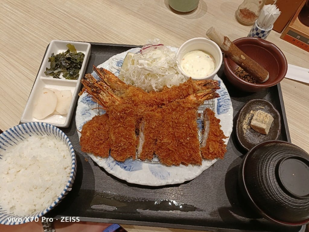 【新莊美食】銀座杏子日式豬排新莊宏匯店，竟然除了豬排都可以吃到飽😆
