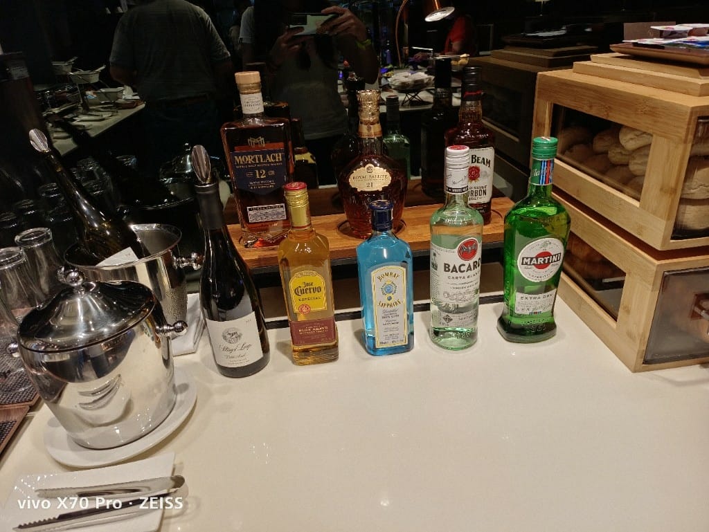 【桃園美食】桃園機場貴賓室VIP LOUNGE，一航星宇&環亞貴賓室❤️