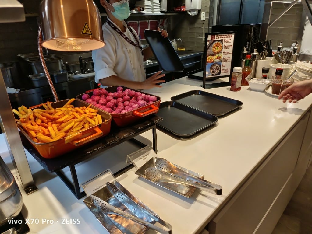 【桃園美食】桃園機場貴賓室VIP LOUNGE，一航星宇&環亞貴賓室❤️