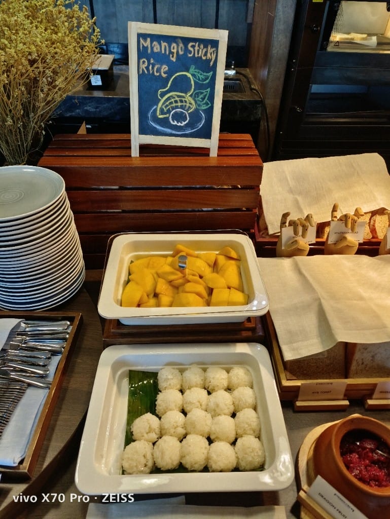 【泰國旅遊】曼谷金普頓玫蘭酒店StockRoom早餐開箱,椰子水喝到飽❤️ - 第60張圖 【泰國旅遊】曼谷金普頓玫蘭酒店StockRoom早餐開箱,椰子水喝到飽❤️